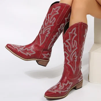 2023 Aukštos kokybės batai moterims Žieminis slydimas ant moteriškų batų Vienspalvis smailus pirštas Vidurinis kulnas Vakarų Zapatillas de Mujer