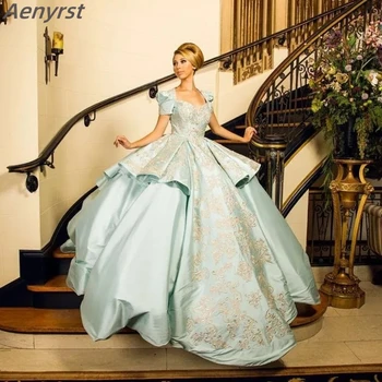 Aenyrst Puošnios mielosios Quinceanera suknelės Aplikacijos Nėriniai Pakopinės princesės vakarėlių baliniai chalatai Saldūs 16 Vestidos de 15 Años