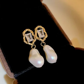 ALLNEWME Elegantiški netaisyklingi barokiniai perlų lašo auskarai moterims Blizgus CZ Cirkonio kalnų krištolas Kabantis auskaras Kasdieniai papuošalai
