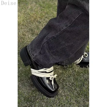 Black Rope Decor Vyriški laisvalaikio batai Kvadratinis pirštas Storas padas Suvarstomi Lakuotos odos vyriški batai 2023 Nauja mada Zapatillas Mujers