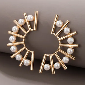 Boho sektoriaus perlų auskarai Papuošalai moterims 2021 Temperamentas ir asmenybė Gėlių puslankis Modernūs stilingi lankelių auskarai