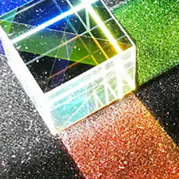 Fizika Optinis stiklas X-kubas Dichroic kubo prizmė RGB Kombaino skirstytuvas Mokomoji dovana Klasė Fizika Mokomasis žaislas