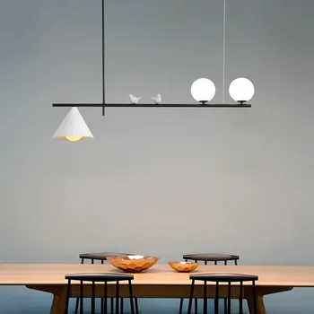 Modernus pakabinamas šviestuvas Baro skaitiklis Restoranas Valgomojo stalas Pakabinama lempa Svetainė Valgomasis Namų dekoras