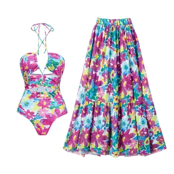 Moteriški maudymosi kostiumėliai Klasikinio dizaino įvairiaspalvis maudymosi kostiumėlis su surištais dirželiais ir sagčių žiedais, suporuotas su megztiniu ar sijonu