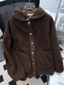 UCXQ Korėjietiškas oversize ėriuko vilnos paltas su gobtuvu Moteriško kailio kišenė Viengubas krūtinė Šiltos mados striukės 2023 Rudens žiema 23A6222