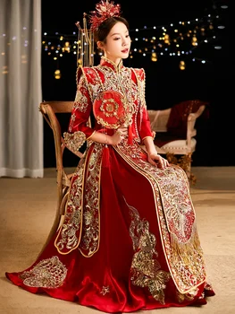 Vestuvinė suknelė Raudona Xiuhe Išskirtinė aukščiausios klasės palaidi karoliukai Nuotakos vestuvių skrebučio kostiumas Retro kinų drakonas ir Feniksas su kutu