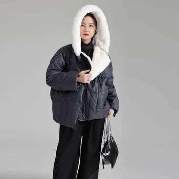 Winter Short Down Jacket dizainas su kontrastingos spalvos kailio apykaklės forma su gobtuvu ir šilta striuke moterims