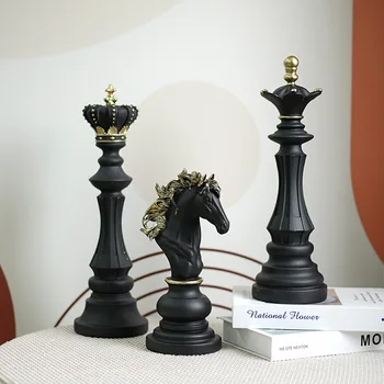Šiaurės šalių šachmatų ornamentas Juodai balti šachmatų gabalai Namų kambarys Stalviršis Langų dekoravimas Derva Rankdarbiai Trijų dalių rinkinys
